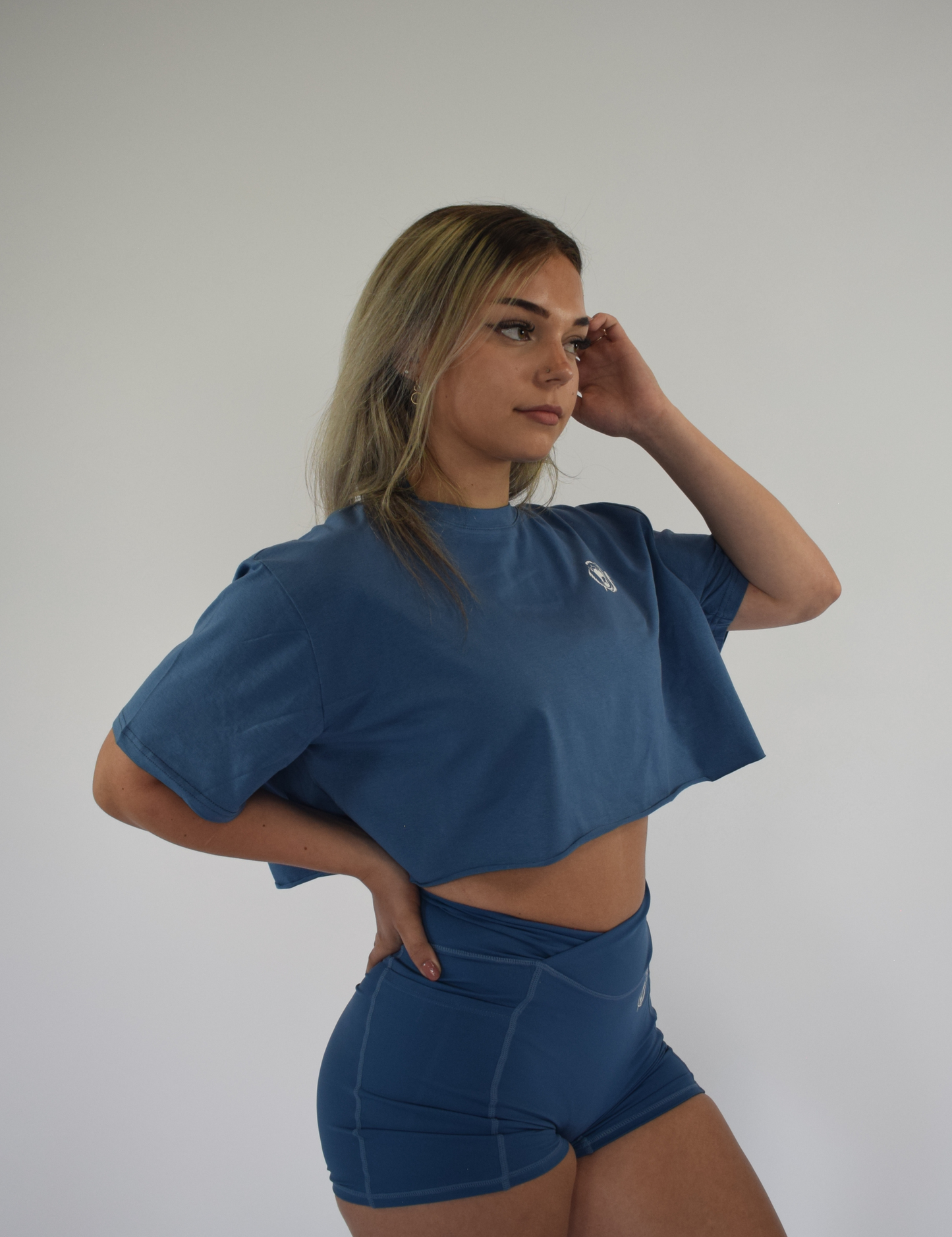 AESTAS OVERSIZED CROP TOP